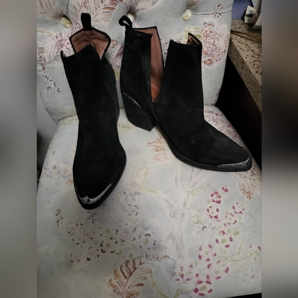 Jeffrey Campbell Shoes - Jeffrey Campbell Cromwell Booties size 9 🔥